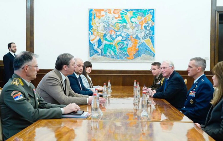 Vučić: Profesionalno postupanje Kfora tokom krize na Kosovu Sa sastanka (Foto Tanjug, Vladimir Šporčić)