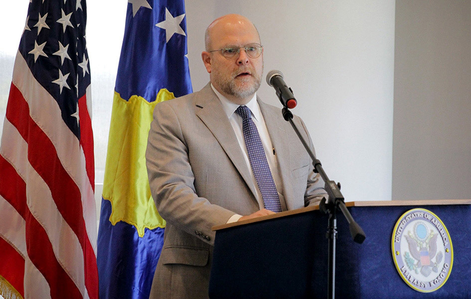Hovenijer: Deo Ohridskog sporazuma već počeo da se primenjuje Ambasador SAD na Kosovu Džefri Hovenijer (Foto Tviter@USAmbKosovo)