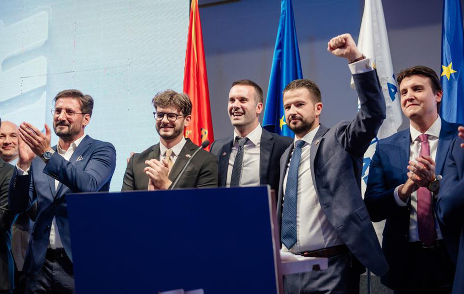Pobedili građani: Reakcije sa Kosova na predsedničke izbore u Crnoj Gori Predstavnici pokreta "Evropa sad" i novoizabrani predsednik Crne Gore Jakov Milatović (Foto Fejsbuk/Pokret "Evropa sad")