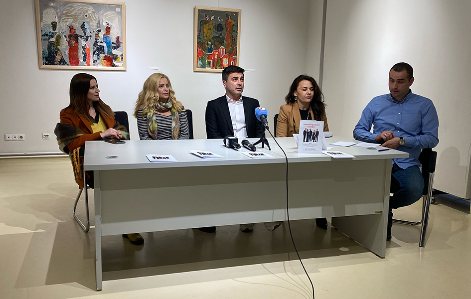 „Čeznem da vam kažem“ u Gračanici: Intimna ispovest na sceni Detalj sa konferencije (Foto Kim)