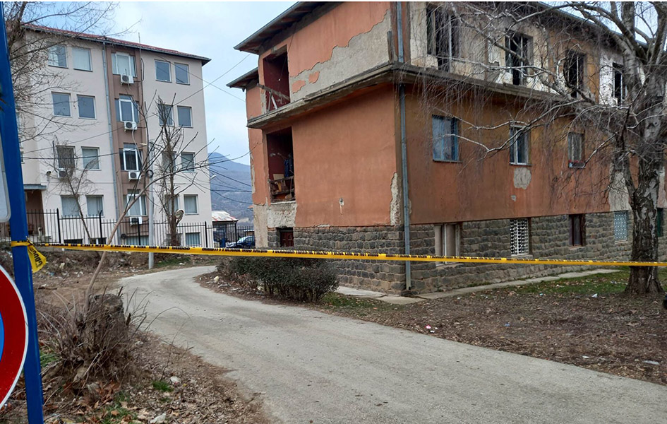 Uhapšen treći osumnjičeni u vezi sa otkrivenom laboratorijom narkotika u Mitrovici Laboratorija (Foto KoSSev)