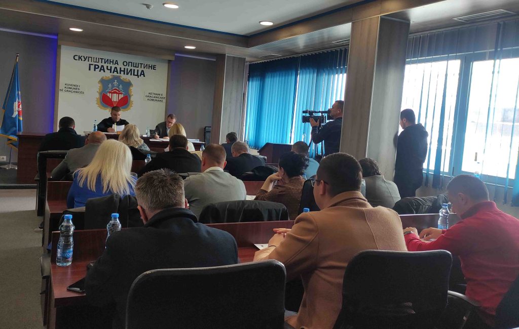 Poništena odluka o dodeli parcele za izgradnju Centra za zajednice u Suvom Dolu Sednica SO Gračanica (Foto Kim)
