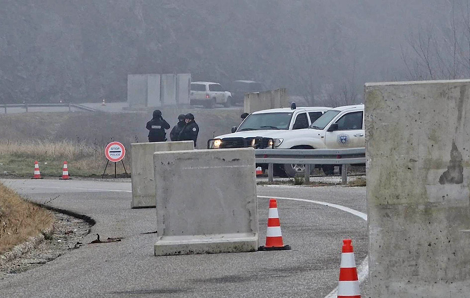 Srbin ranjen u pucnjavi na severu Kosova Bistrički most (Foto KoSSev)