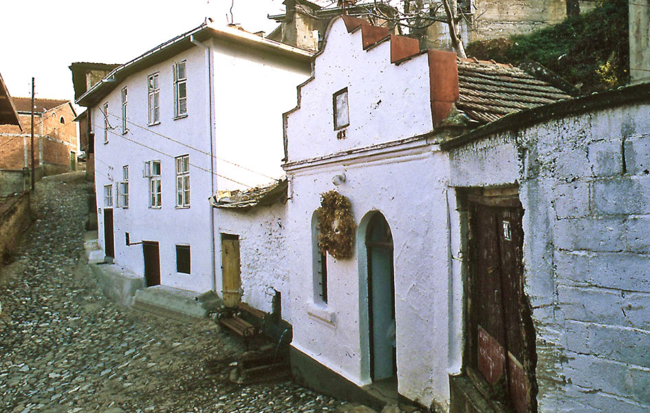 KP: Trojica maloletnika priznala da su oštetili vrata crkve u Prizrenu Crkva Svetog Pantelejmona u Prizrenu (Foto Fejsbuk@Društvo prijatelja manastira Sveti Arhangeli kod Prizrena)