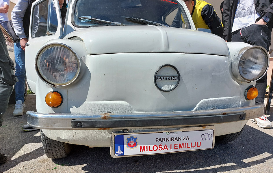 Humanitarni auto skup za Miloša i Emiliju Humanitarni auto skup za Miloša i Emiliju (Foto Kim)