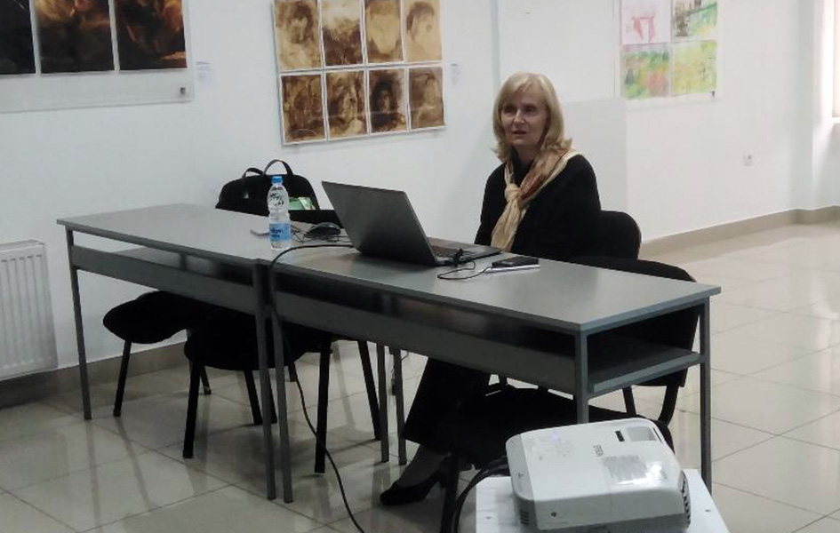 Predavanje o Redži Muliću: Ko je Gusinjski Paganini? Profesorka Sonja Marinković (Foto Radio Mitrovica sever)