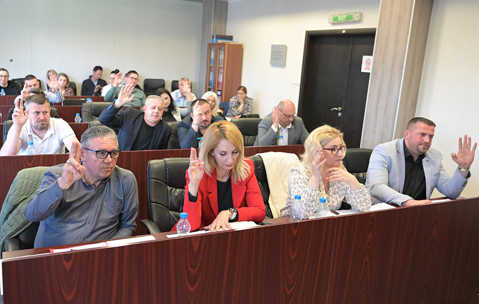 Četvrta redovna sednica SO Gračanica: O krpeljima, inspekciji i manjku radnika Detalj sa četvrte redovne sednice SO Gračanica (Foto Kim)