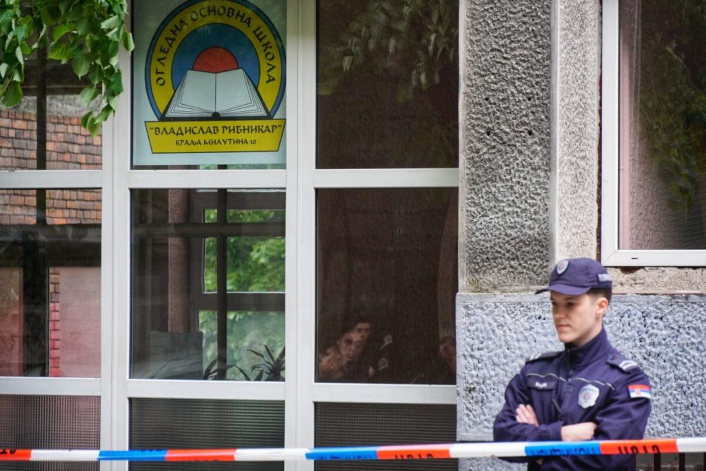 Pojačano prisustvo policije za povratak na nastavu u „Ribnikaru“ OŠ "Vladislav Ribnikar", Beograd (Foto Tanjug/Vladimir Šporčić)