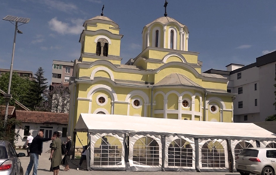 Srbi iz Kosova Polja i okolnih mesta proslavili hramovnu slavu Crkva Svetog Nikole u Kosovu Polju (Foto Kim)