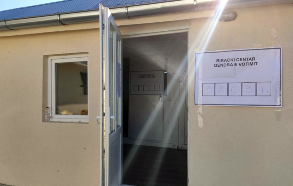 Peci polaže zakletvu na Kuli Ise Boljetinca, Zećiri u Čabri, Hetemi u Bistrici Biračko mesto na poslednjim lokalnim izborima na severu Kosova (Foto Radio Kontakt Plus)