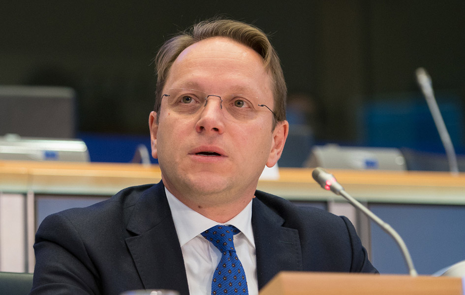 Varhelji sa kosovskim zvaničnicima, opozicinom liderima i predstavnicima civilnog društva Oliver Varhelji (Foto EP)