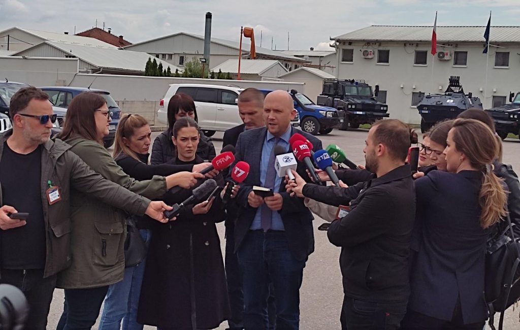 Saracin: Nije svaka legalna akcija politički pametna Manuel Zaracin u Južnoj Mitrovici (Foto Radio Kontakt Plus)