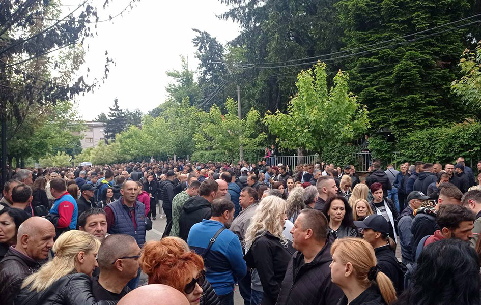 Nastavljaju se protesti na severu Okupljeni na protestu u Zvečanu (Foto Kim)