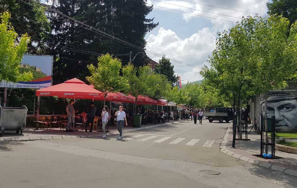Manje okupljenih u Zvečanu, večeras moleban za mir Zvečan (Foto KIm)
