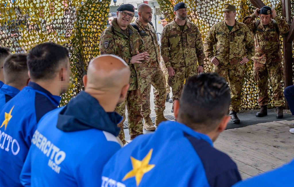 Komandant KFOR-a obišao ranjene vojnike italijanskog kontingenta Komandant KFOR-a u poseti ranjenim vojnicima italijanskog kontingenta (Foto KFOR)
