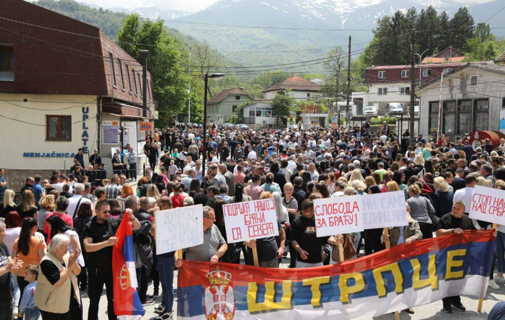 Štrpce: Skup podrške Srbima sa severa Kosova Skup podrške Srbina sa severa iz Štrpca (Foto Fejsbuk Dalibor Jevtić)