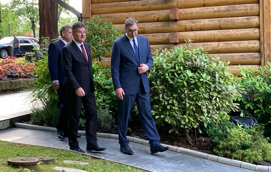 Vučić nakon sastanka sa Eskobarom i Lajčakom: Vreme je da Priština formira ZSO