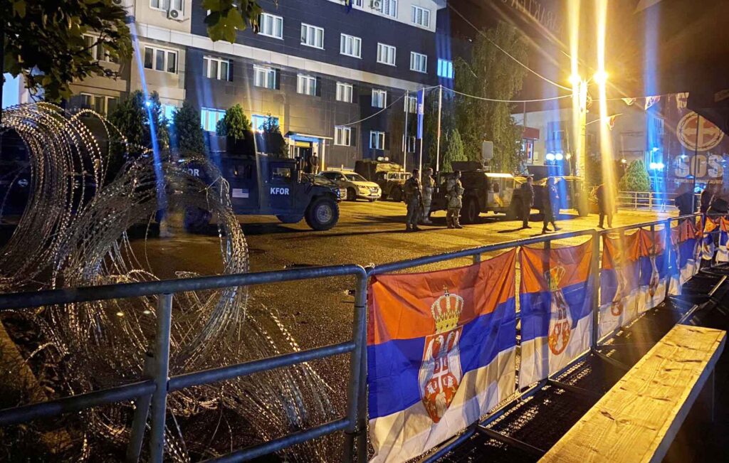 Nastavak mirnih protesta na severu, u Leposaviću potpuno uklonjena bodljikava žica