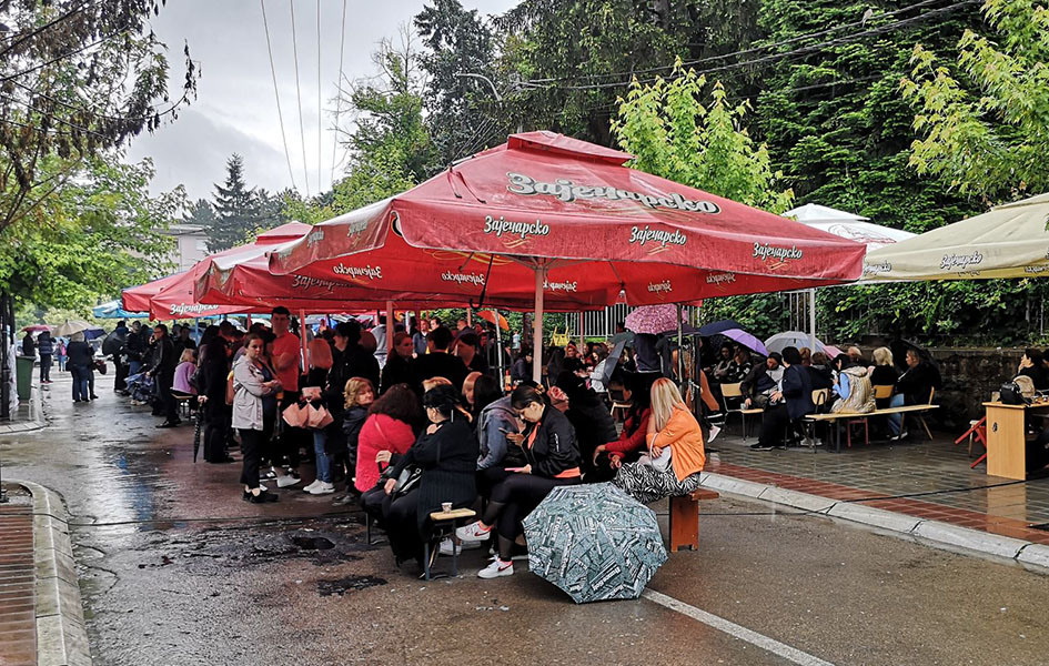 Zvečan: Srbi i danas mirno protestuju