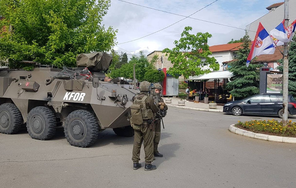 KFOR osudio jučerašnje napada na novinare u Leposaviću
