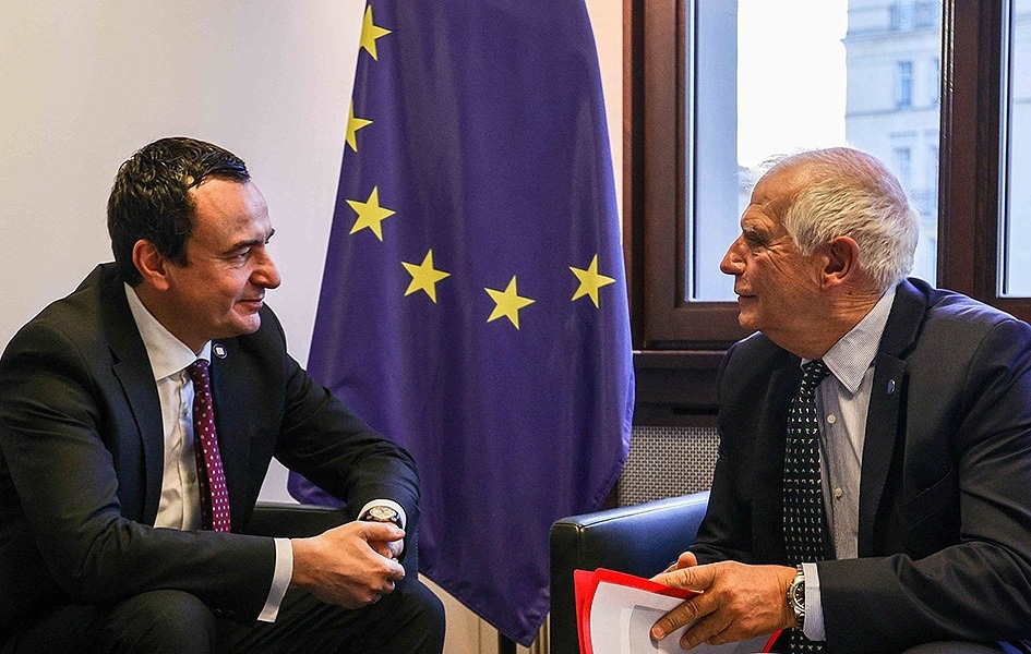 Borel na sastanku s Kurtijem, razgovor kasnio sat vremena