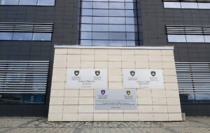 Jednomesečni pritvor S.R. osumnjičenom za napad na pripadnike Kfora i Kosovske policije (Foto Specijalno tužilaštvo)