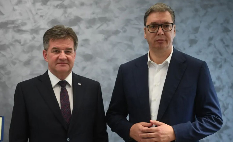 Vučić sa Lajčakom o dijalogu i smirivanju napetosti na terenu