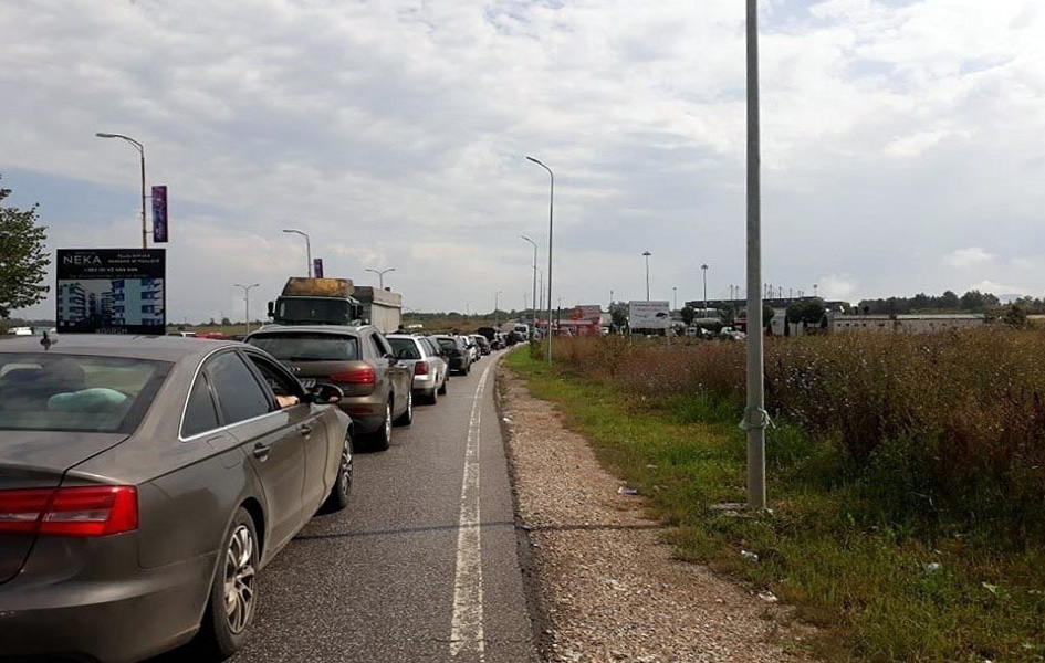 Kolona vozila na Merdaru 800 metara
