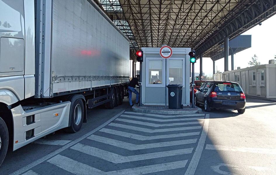 Čekanja na Merdaru oko pet sati Merdare (Foto Kim)