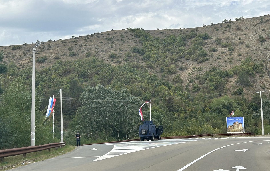Eljšani: Policija traga za uniformisanim napadačima