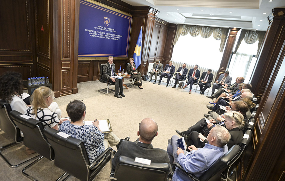 Kurti i Gervala sa ambasadorima i diplomatama o bezbednosnoj situaciji