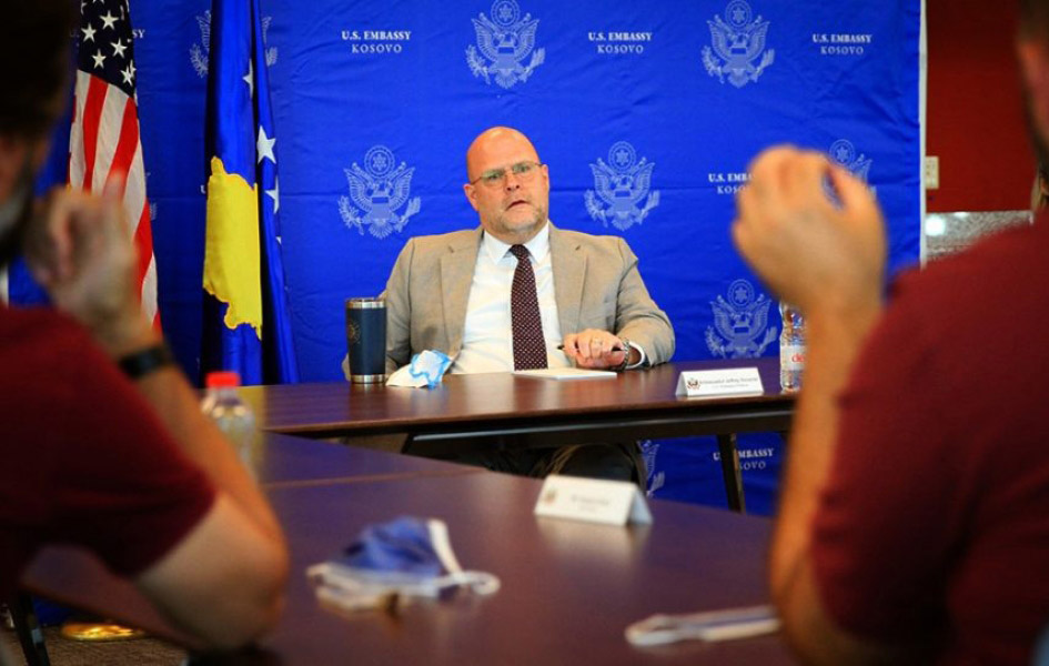 Američki ambasador: Srbi nisu mogli sami da obezbede oružje pronađeno u Banjskoj