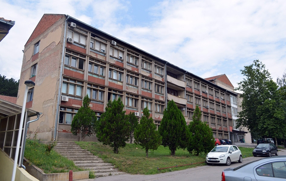 Elek: Ponestaju lekovi, nema fizioloških rastvora i vakcina za najmlađe