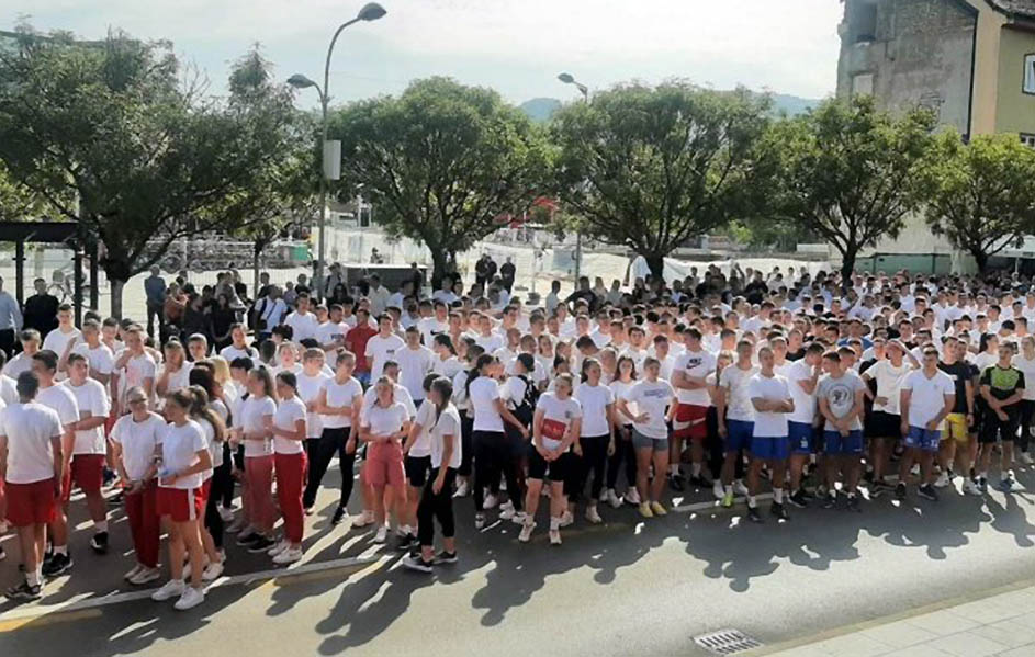 Oko 1.500 učenika Tehničke škole u Banjaluci trčalo za vršnjake s Kosova