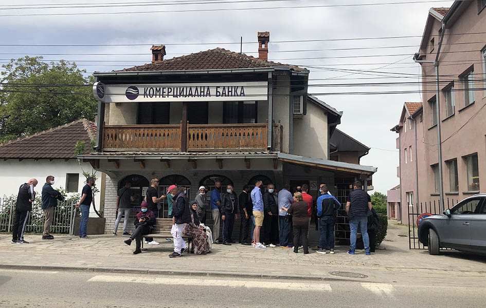 Gračanica: U Pošti i Komercijalnoj banci nema dinara