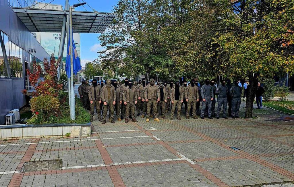 Jedinica za specijalne intervencije KP protestuje ispred Vlade: Ne igrajte se sa našim dostojanstvom