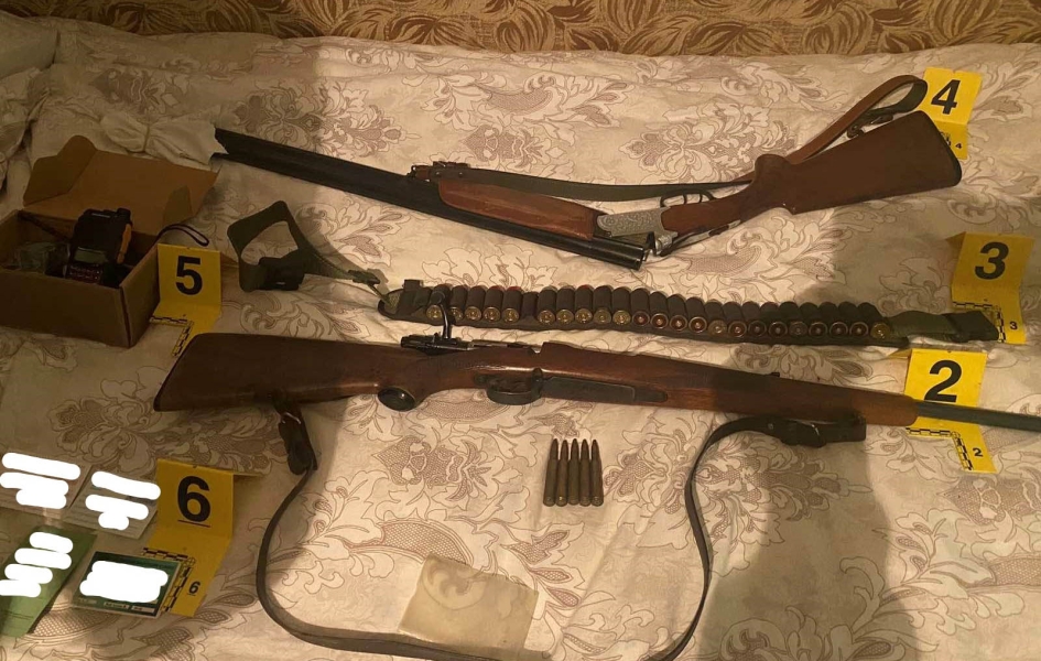 KP: Uhapšena jedna osoba i zaplenjeno oružje u Zubinom Potoku Oduzeto oružje (Foto Kosovska policija)