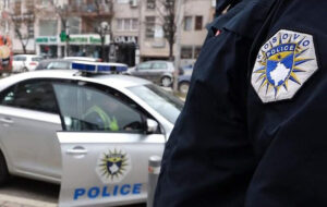 KP izručila državljanina Severne Makedonije traženog po INTERPOL poternici (Foto Kosovska policija)