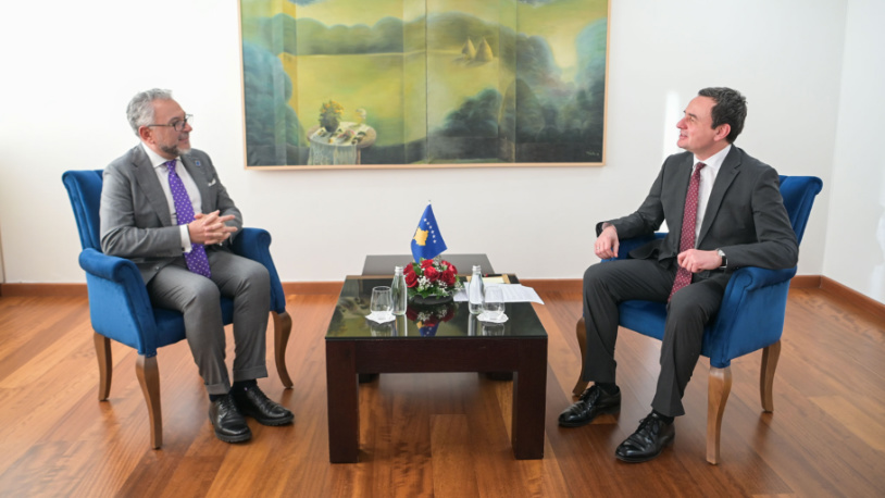 Kurti sa Barbanom o bezbednosti, vladavini prava i pravosuđu Đovani Pjetro Barbano i Aljbin Kurti (Foto Kabinet premijera Kosova)
