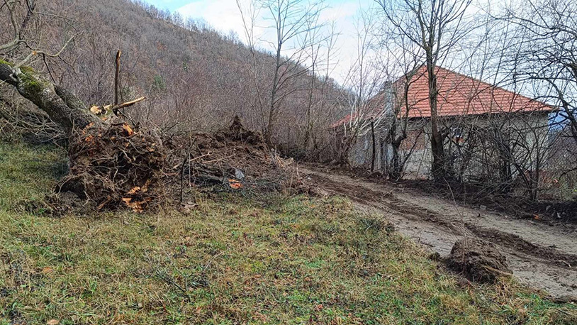 Nastavljeni radovi na izgradnji puta Vidomiriće – Banov Do Izgradnja puta Vidomiriće - Banov Do (Foto KoSSev)