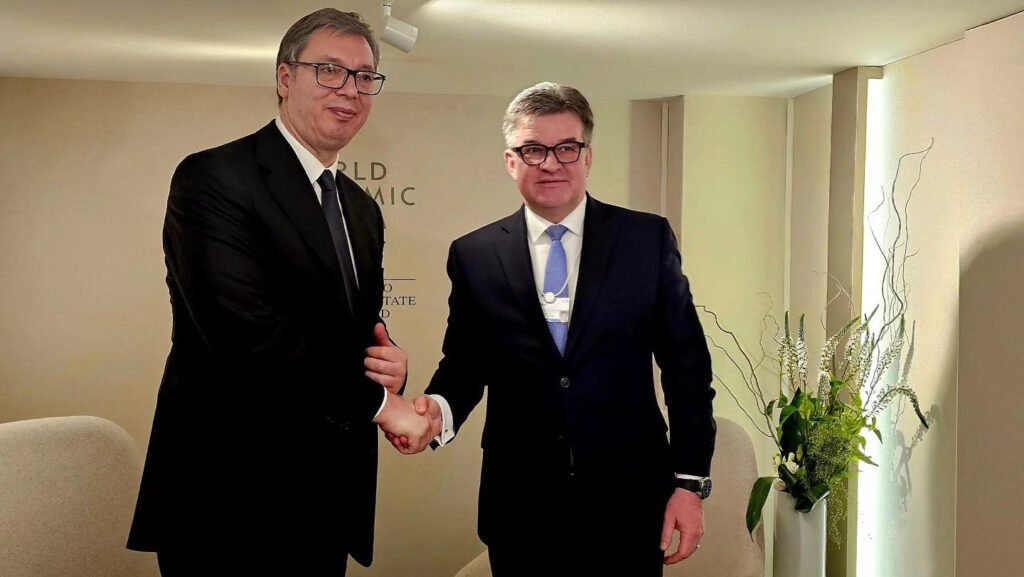 Vučić sa Lajčakom u Davosu: Upozorio sam na poteze Prištine