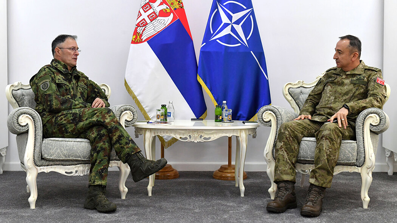 Mojsilović sa Ulutašom o bezbednosnoj situaciji Generali Mojsilović i Ulutaš (Foto Ministarstvo odbrane Srbije)