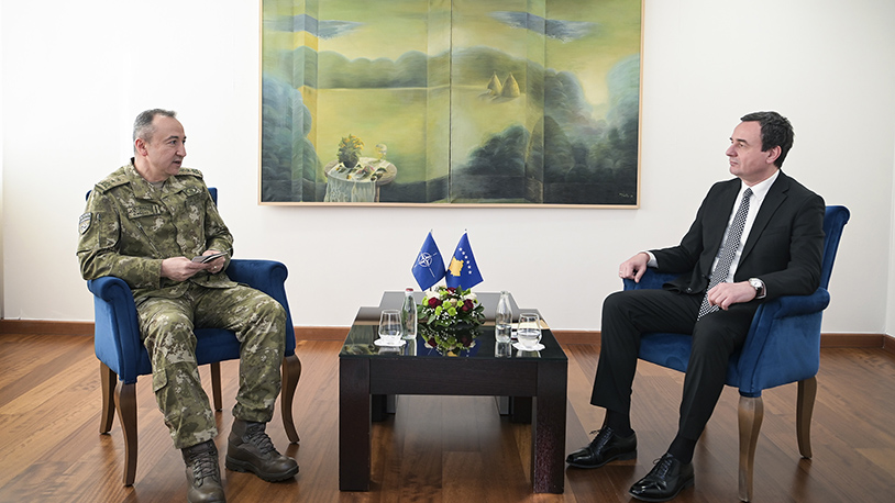 Kurti sa komandantom Kfora o odluci CBK