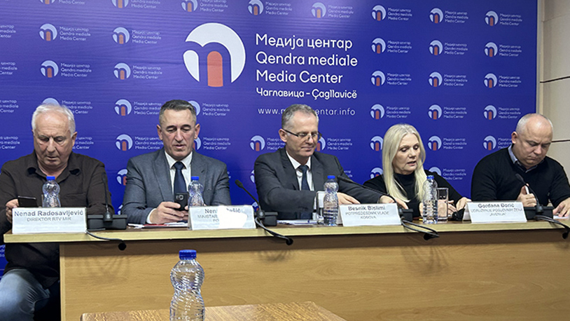 Bisljimi: Svesni smo da mera CBK može izazvati poteškoće za građane Učesnici debate u Medija centru u Čaglavici (Foto Kim)