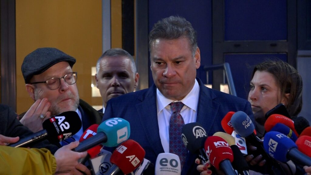 Eskobar posle sastanka sa Kurtijem: Obećao je da će razmotriti predloge o dinaru