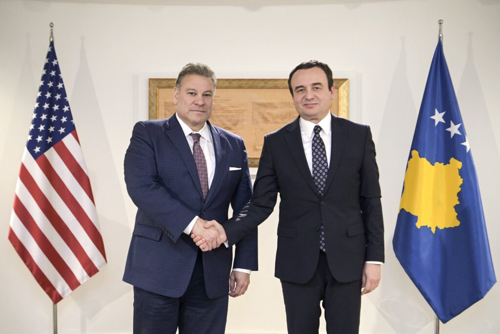Kurti sa Eskobarom: Kosovo spremno da se bavi aktuelnim problemima