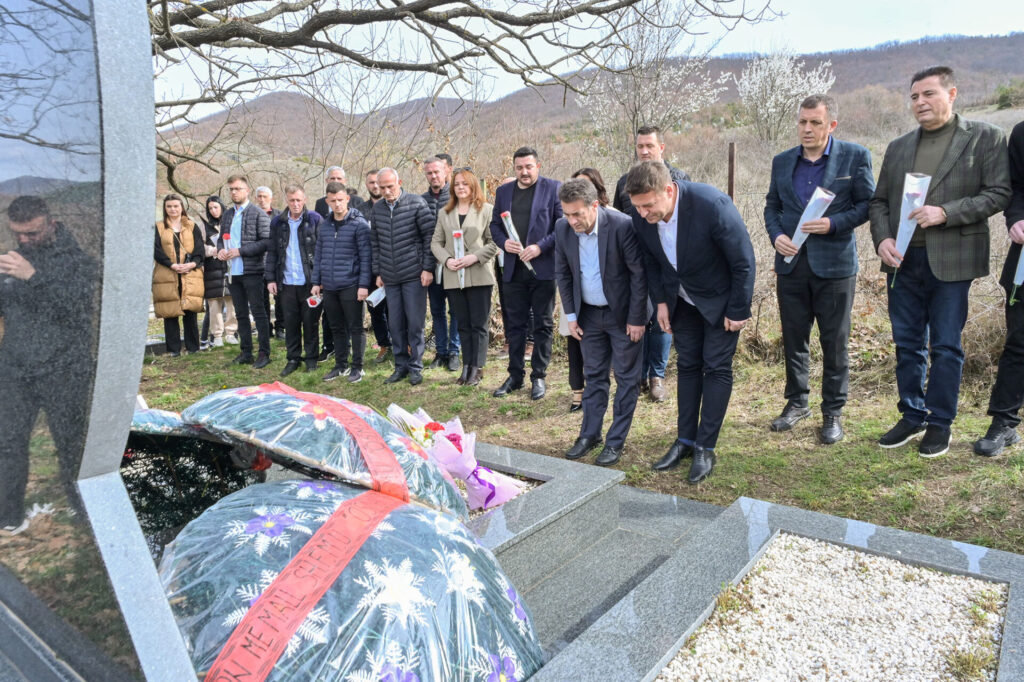 Samoopredeljenje pred 17. mart: Na mirne albanske demonstrante pucali srpski kriminalci