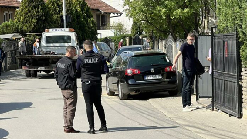 U eksploziji bombe u Prištini oštećeno šest automobila