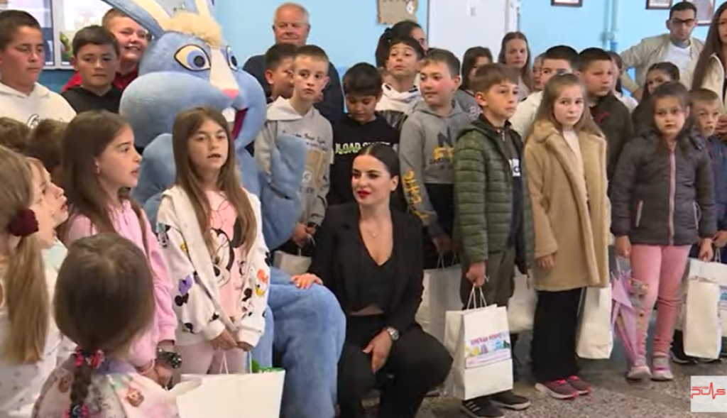 Mladi humanitarci iz Vranja obradovali mališane iz Kosovskog pomoravlja uoči Vaskrsa