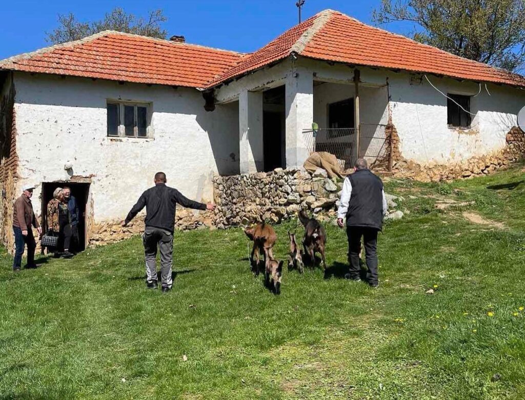 Eparhija raško-prizrenska nastavlja da brine o socijalno ugroženim porodicama na Кosovu